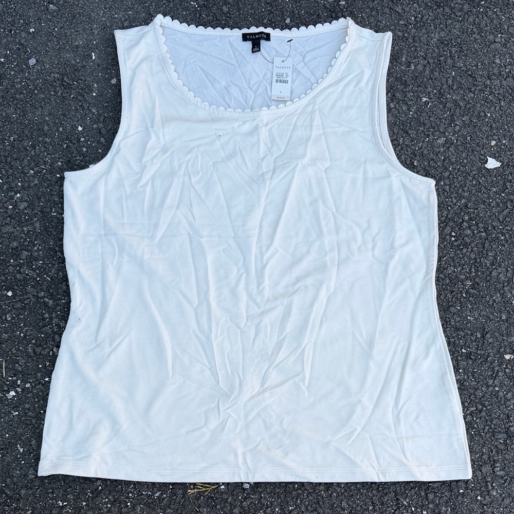 Talbots NWT! Cream Scalloped Scoop Neck Tank
